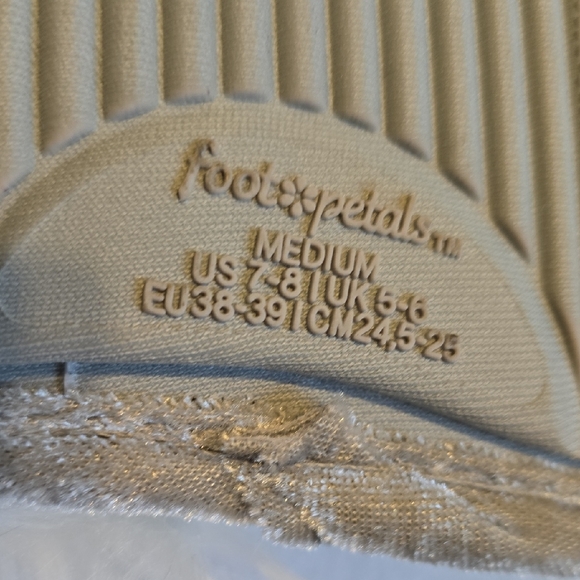 Foot Petals Gray and White Women's Slippers. Size 7-8 Like New - Picture 11 of 16